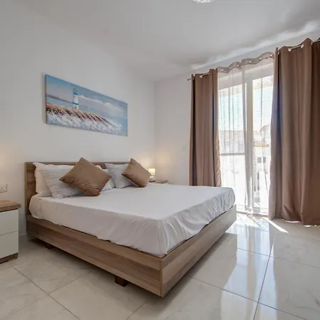 Lovely 3br With Private Terrace In Swieqi By 360 Estates Is-Swieqi