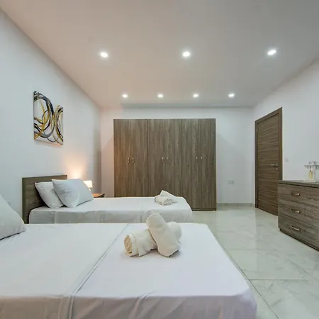 Lovely 3br With Private Terrace In Swieqi By 360 Estates 아파트 Is-Swieqi